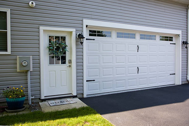 24/7 Emergency Garage Door Panel Replacement experts in Forest County County, PA